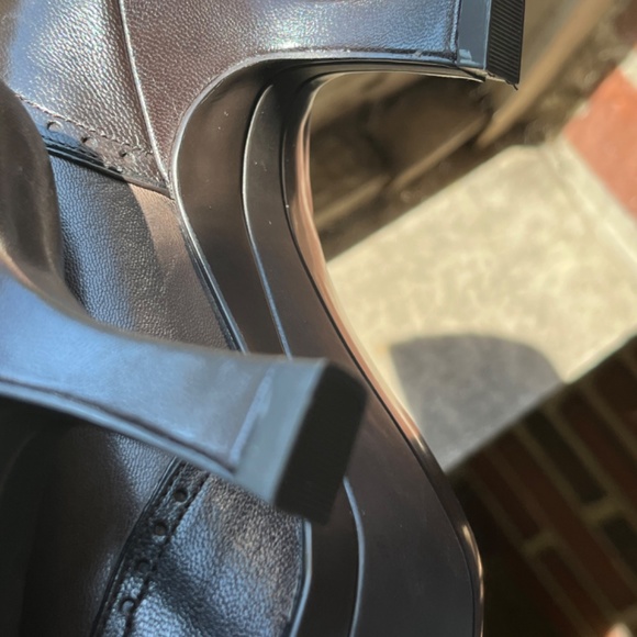 Etienne Aigner two tone chocolate heel - Picture 8 of 10